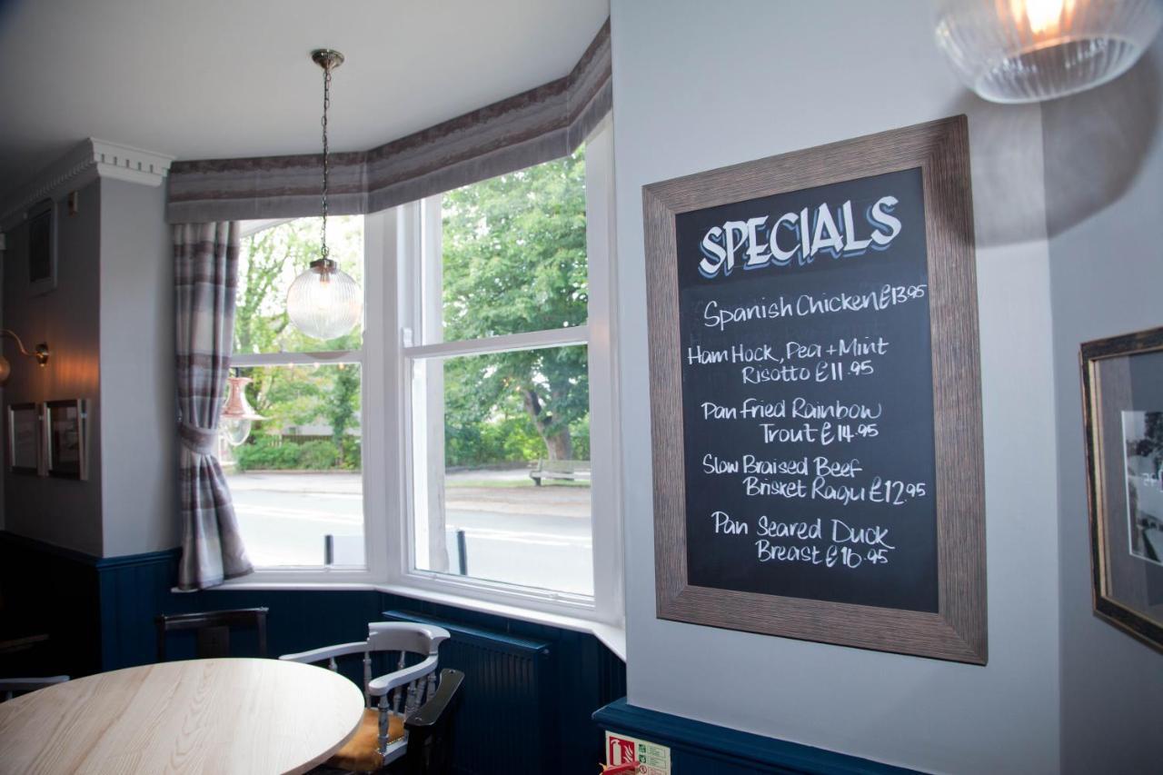 Bolton-le-Sands The Royal Hotel מראה חיצוני תמונה